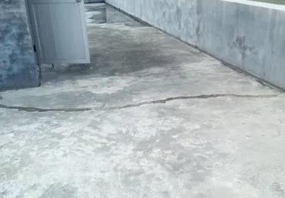 九原楼顶漏水维修公司分享下如何解决卫生间隐蔽部位漏水的问题?